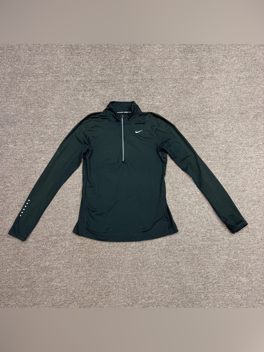 Women’s Small Black Nike Dri-Fit Long Sleeve Athletic Shirt. Good Condition.